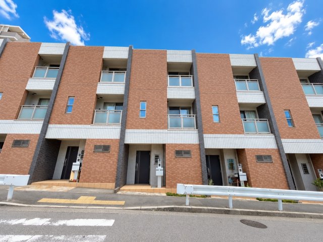 豊中市東泉丘1丁目テラスハウス