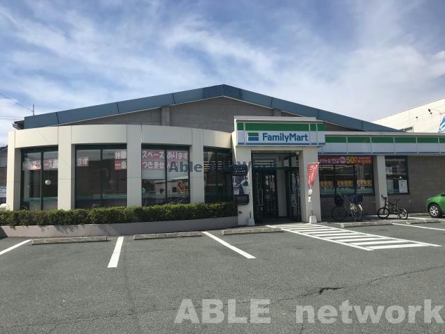 コンビニ　ファミリーマート熊本田迎三丁目店（コンビニ）まで581m