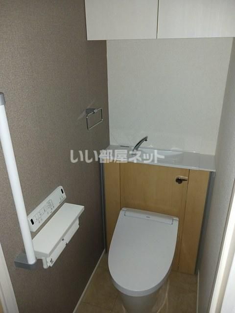 ＪＲ中央線 東中野駅 徒歩4分 9階建 築2年のトイレ写真