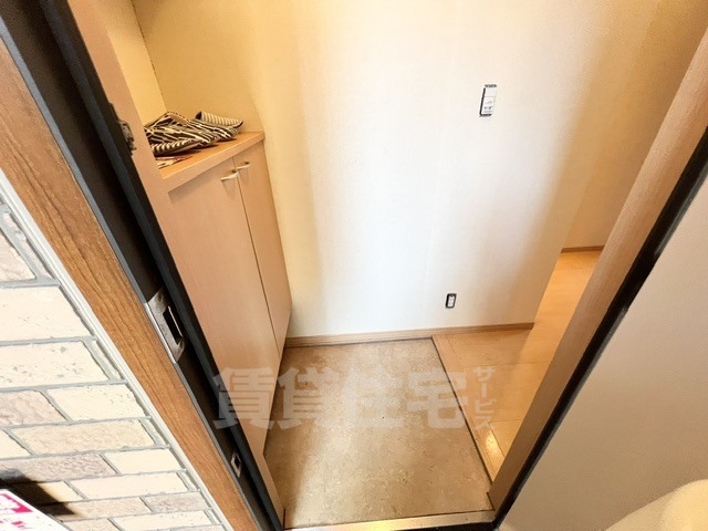 ルミエール東中振A棟の玄関写真
