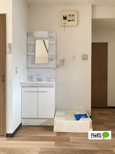 洗面設備　他のお部屋のお写真です
