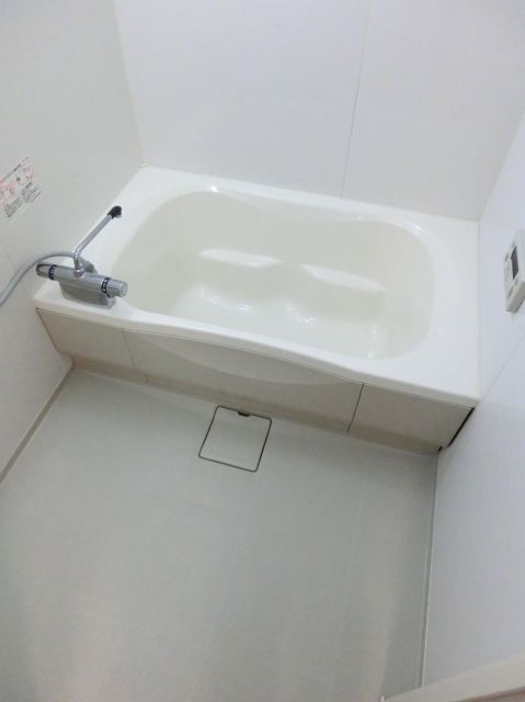 バス・シャワールーム　※同タイプ別室のお写真です