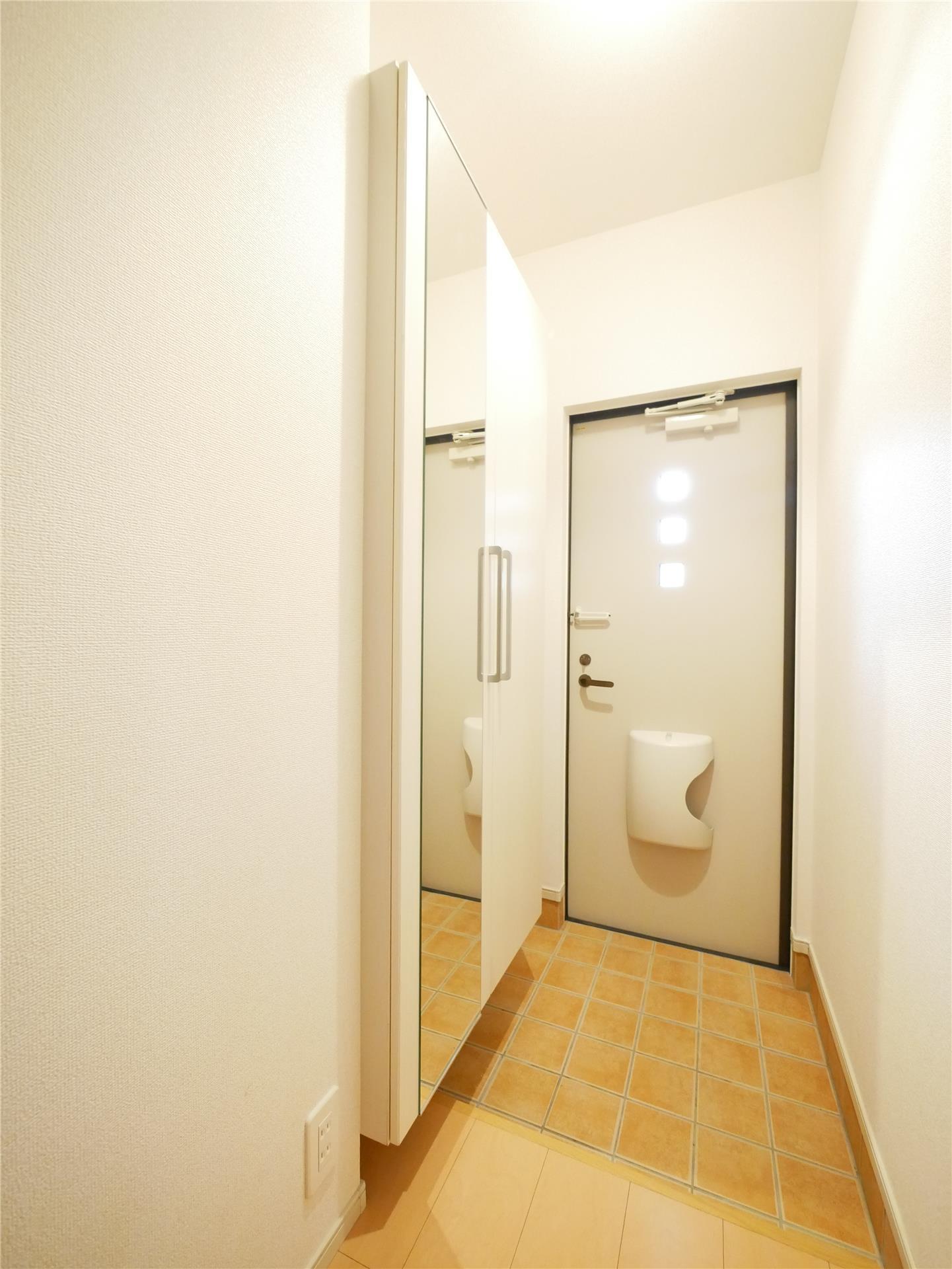 フェリスIの玄関写真