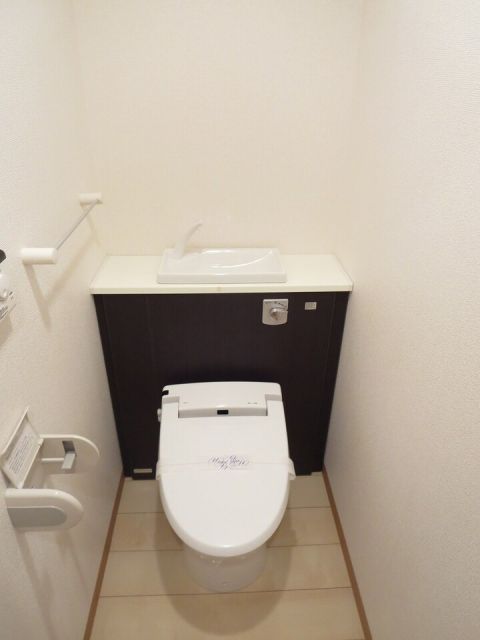 京王線 中河原駅 徒歩13分 4階建 築16年のトイレ写真