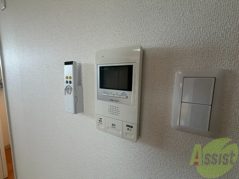 セキュリティ　ＴＶモニター付インターホンです。来客者の顔が見えるので安心！