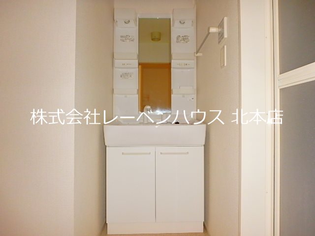 洗面設備　同じモデルの別物件参考写真です