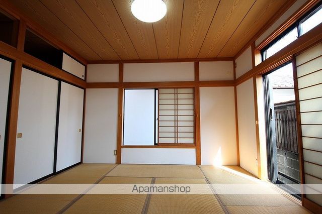 田中町戸建の居間写真