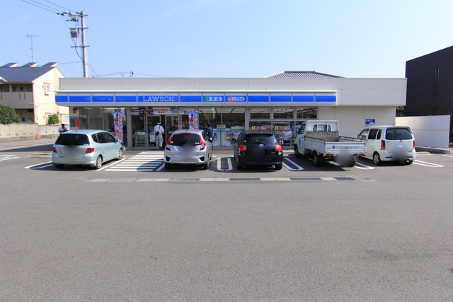 コンビニ　ローソン松山立花六丁目店（コンビニ）まで55m