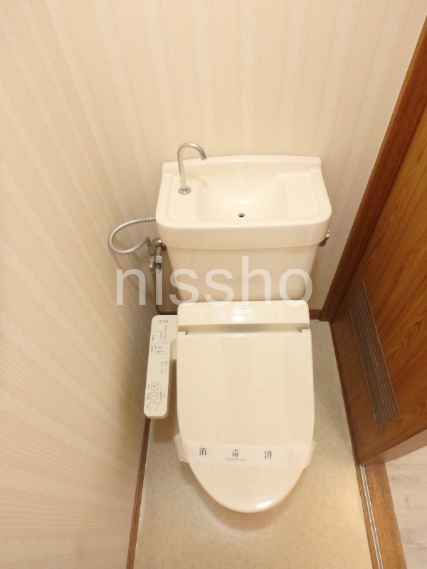 トイレ　温水洗浄便座完備