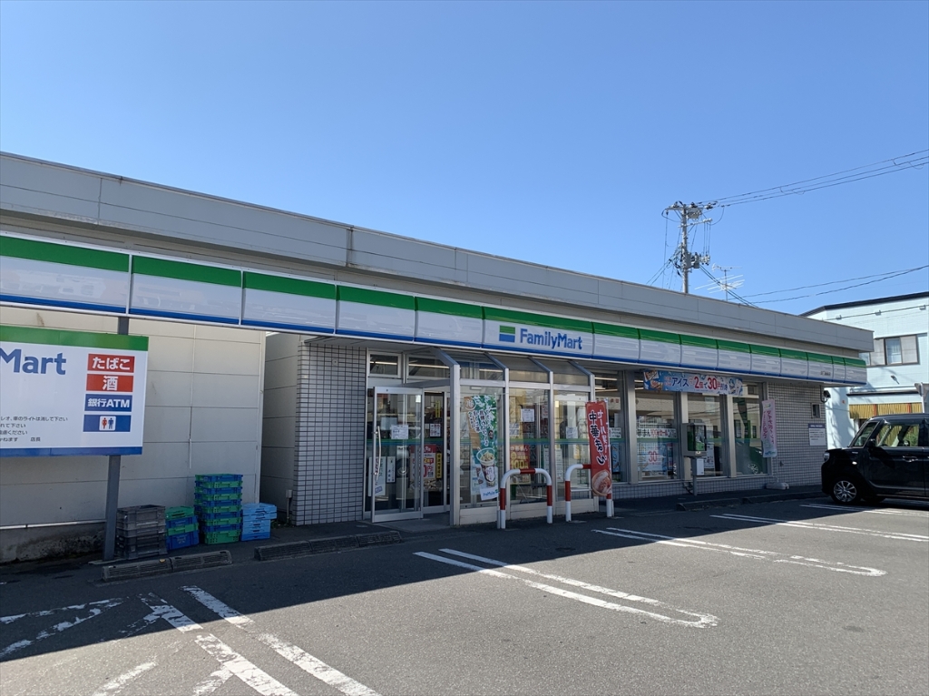 コンビニ　ファミリーマート 青森浪打銀座店（コンビニ）まで325m