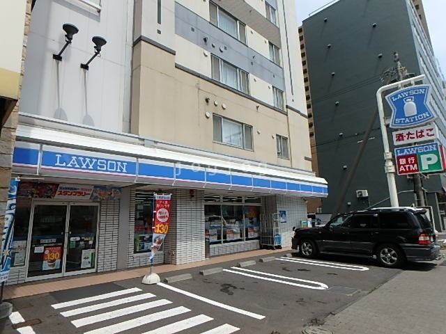 コンビニ　ローソン札幌南4条西10丁目店（コンビニ）まで158m