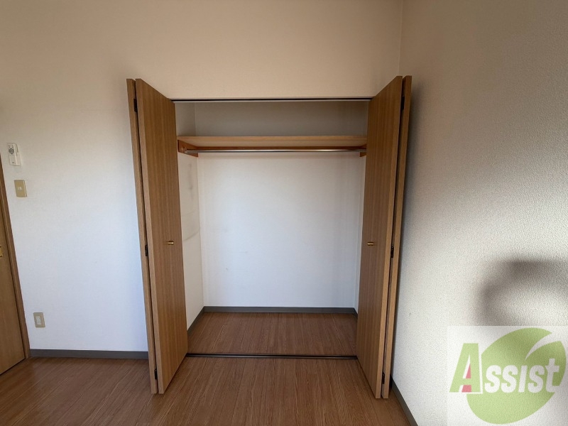 収納　寝室の収納です。部屋がすっきり片付きます。