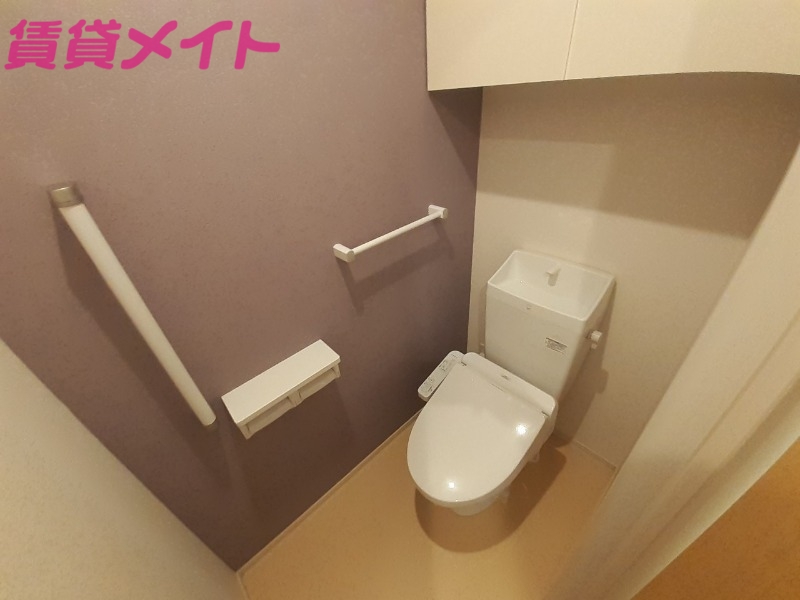 トイレ　反転タイプ参考写真