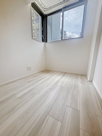 その他部屋・スペース　広くて明るい寝室