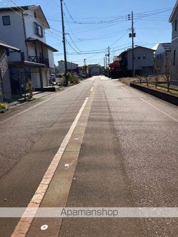 その他　前面道路（その他）まで0m