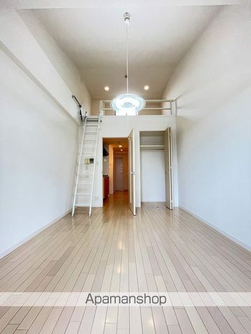 ベレーサ金山の居間写真