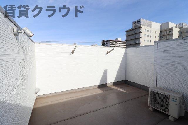 バルコニー　なんと！ルーフバルコニーがあるお部屋！！！