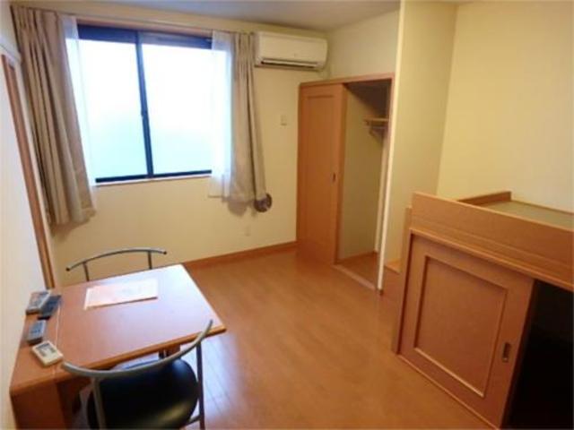 レオパレスデュオコートの居間写真