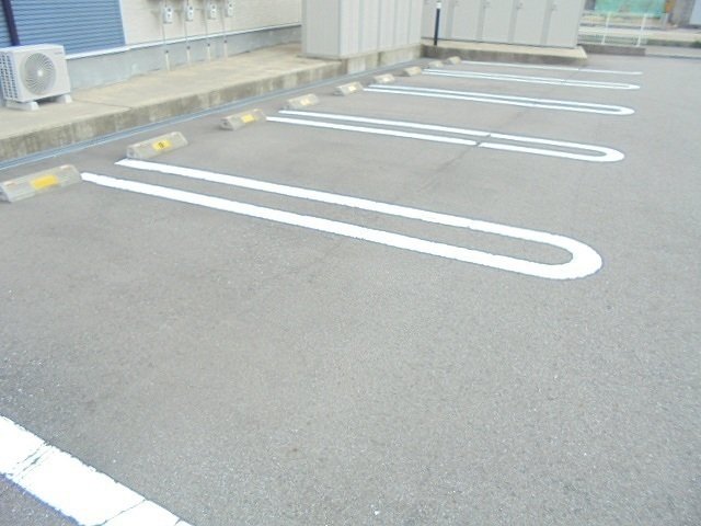 駐車場　駐車場完備です