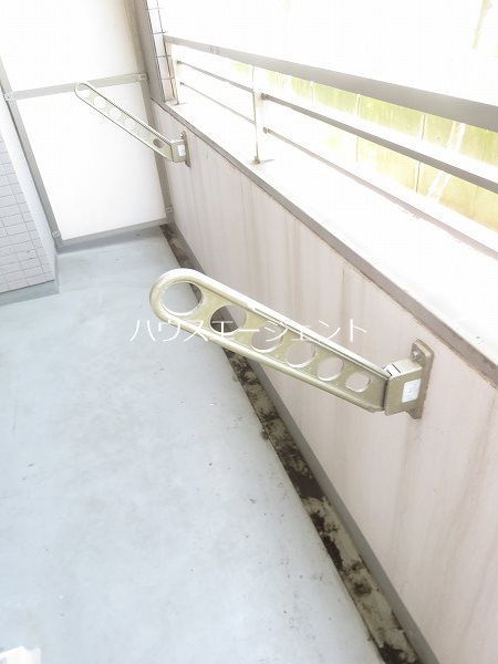 バルコニー　洗濯物も干せます。※参考画像