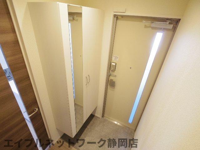 玄関　明るい玄関です