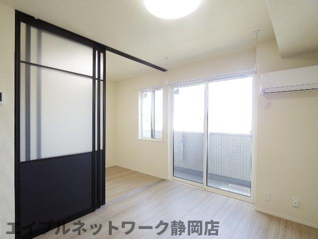 居室・リビング　使いやすい居間です
