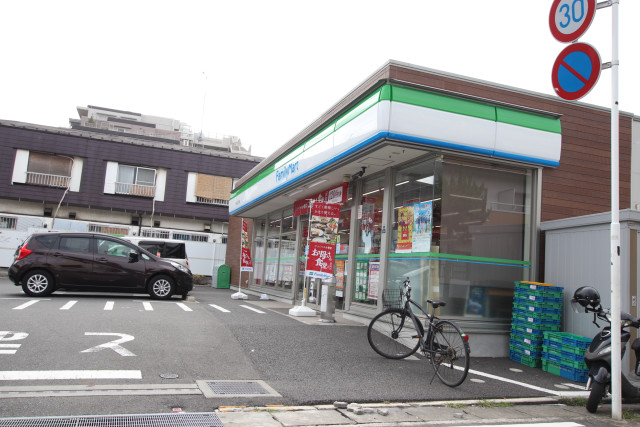 コンビニ　ファミリーマート　市川宝２丁目店（コンビニ）まで45m