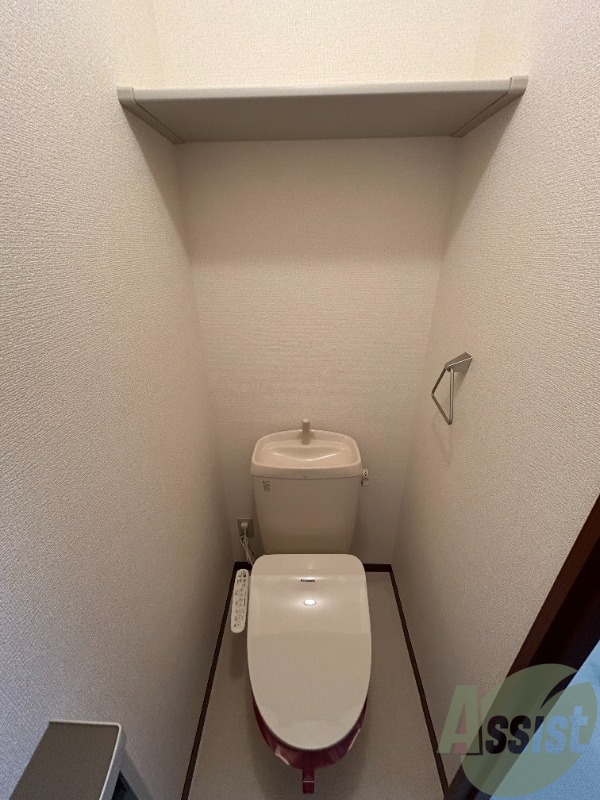 トイレ　こちらはトイレです。清潔感があり、安心して使用できます。