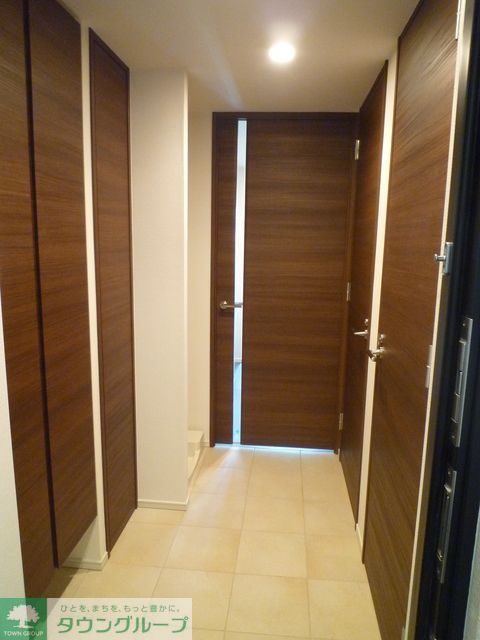 玄関　お部屋探しは株式会社　タウンハウジング　までお気軽にお問合…