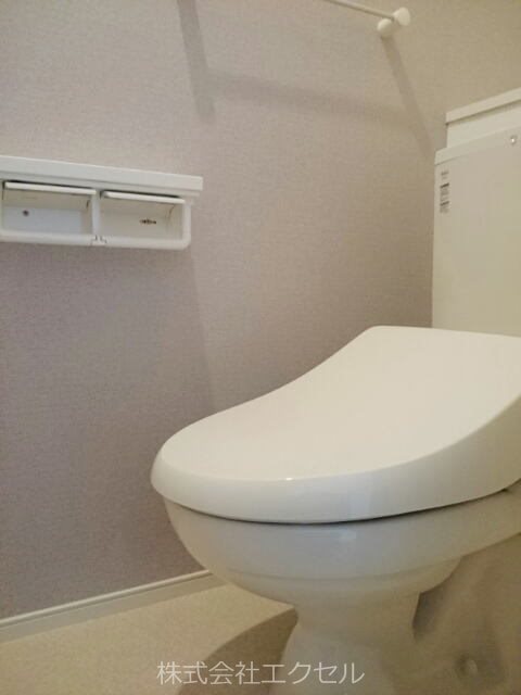 トイレ　ウォシュレット完備です。