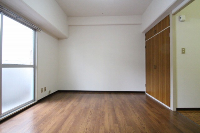 居室・リビング　同物件、別号室写真
