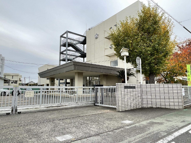 小学校　焼津市立焼津南小学校（小学校）まで755m