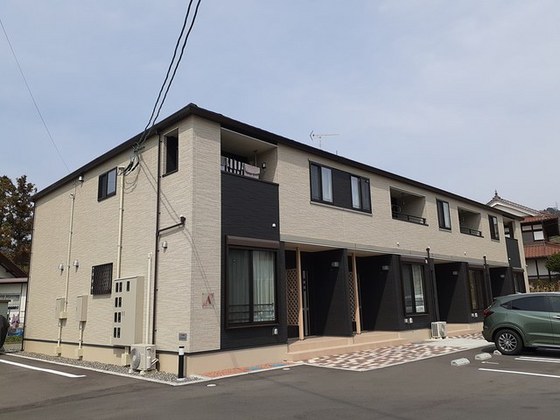 東広島市八本松町米満のアパートの建物外観