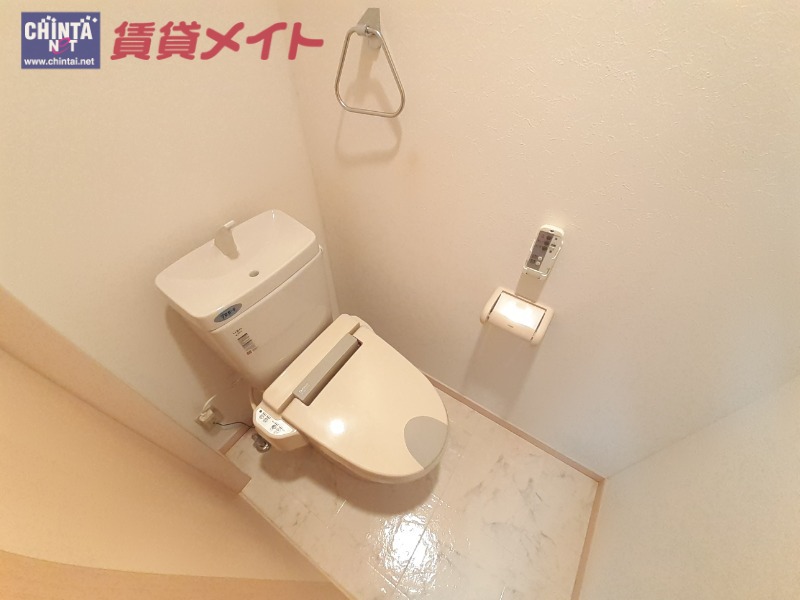 【津市戸木町のアパートのトイレ】