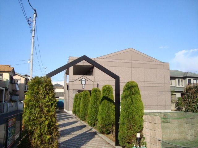 野田市柳沢のアパートの建物外観