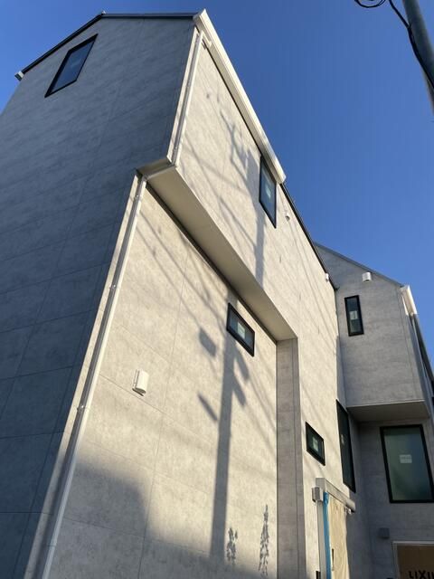世田谷区喜多見のアパートの建物外観