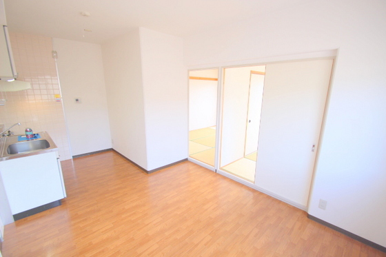 居室・リビング　※別部屋の写真です