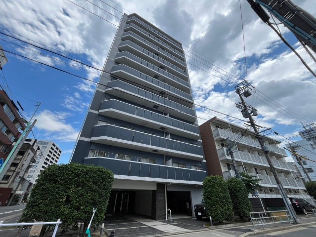 名古屋市東区泉のマンションの建物外観