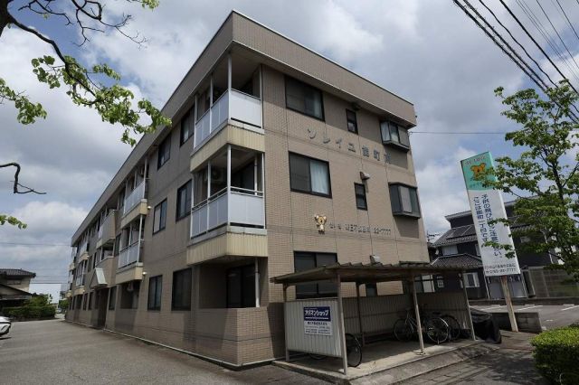 ソレイユ能町南の建物外観