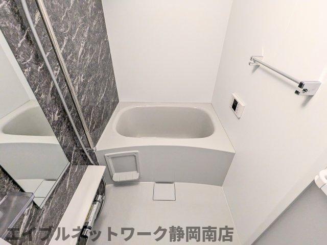 バス・シャワールーム　日々の疲れを癒すお風呂付です