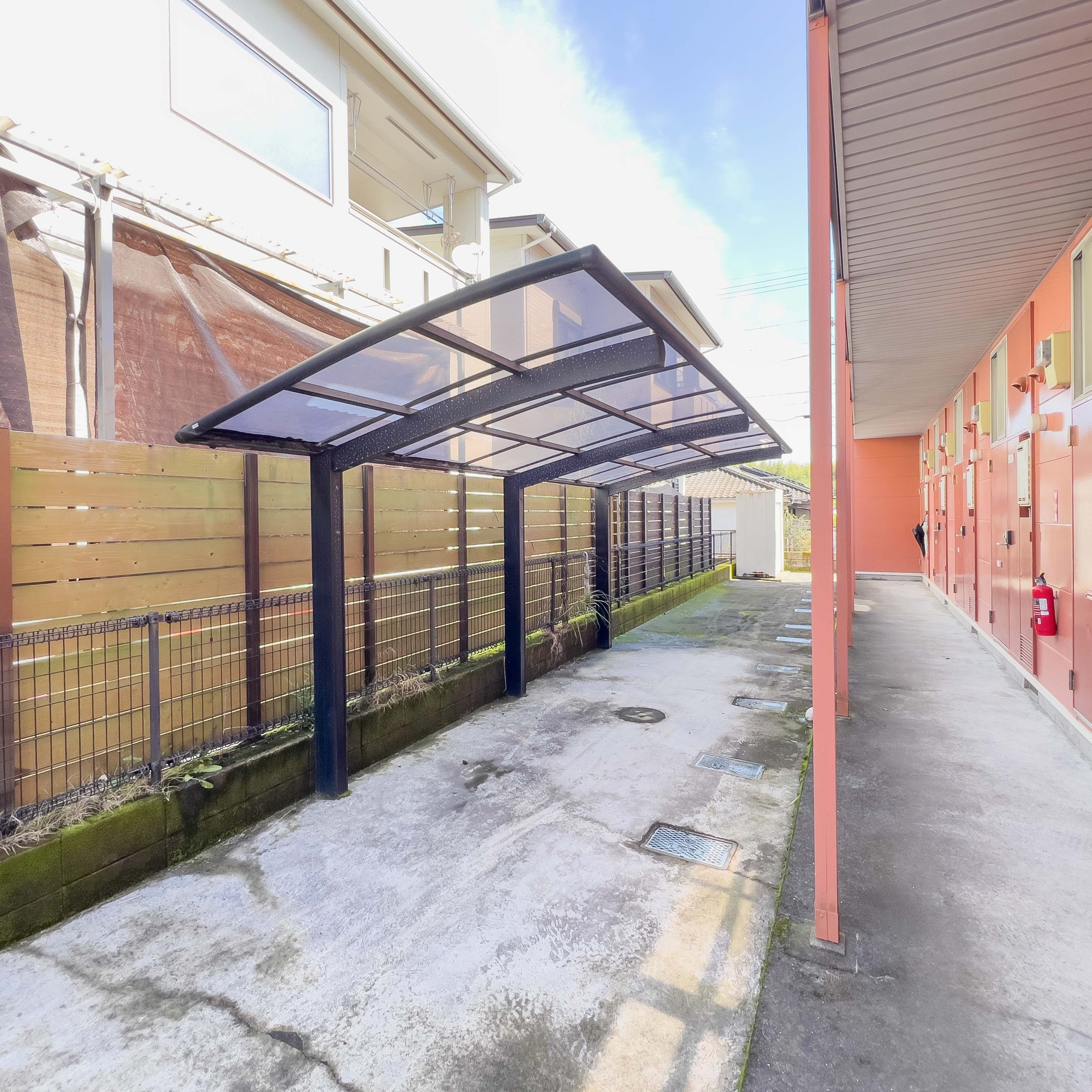 その他共有部分　同タイプ画像。大型バイク置けます♪