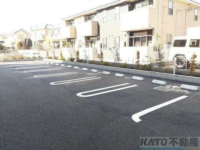 【町田市鶴間のアパートの駐車場】