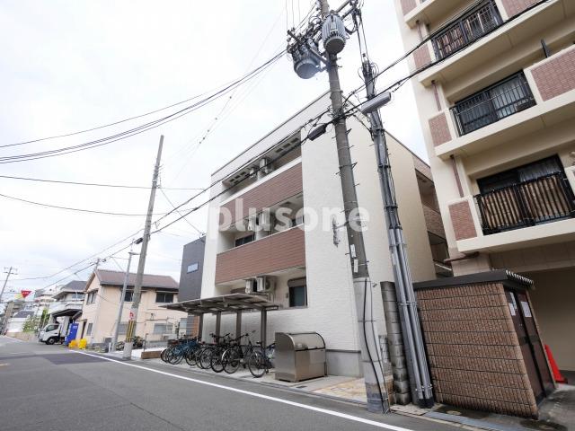 大阪市平野区平野上町のアパートの建物外観