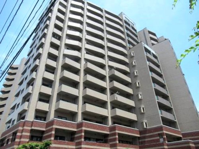 熊本市中央区新屋敷のマンションの建物外観