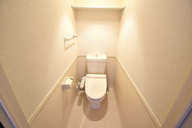 トイレ　温水洗浄暖房便座