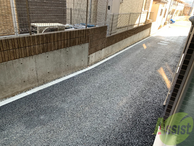 バルコニー　一階なのでそのまま外に出られるようになっています。