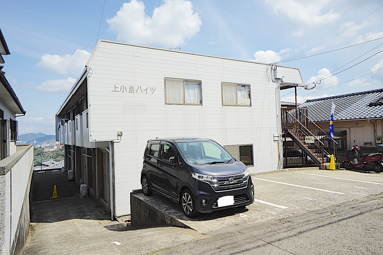 上小島ハイツの外観