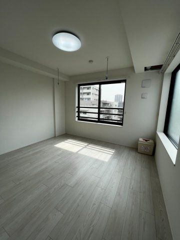 居室・リビング　別号室参考写真