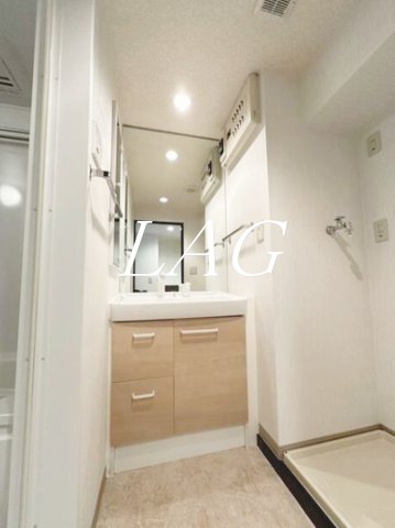 洗面設備　独立洗面台になります。