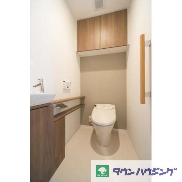 トイレ　※写真は同タイプ住戸です。